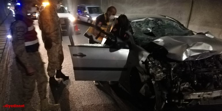Malatya Erkenek Tüneli'nde otomobil kamyona arkadan çarptı: 1 ölü, 1 yaralı