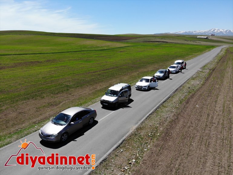 Sadakataşı Derneği gönüllüleri Ağrı da ihtiyaç sahiplerine yardımda bulundu6