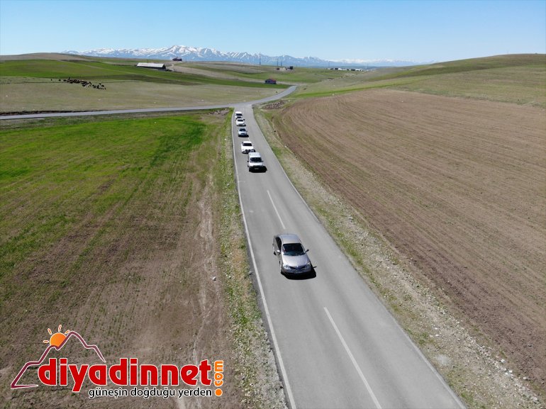 Sadakataşı Derneği gönüllüleri Ağrı da ihtiyaç sahiplerine yardımda bulundu9