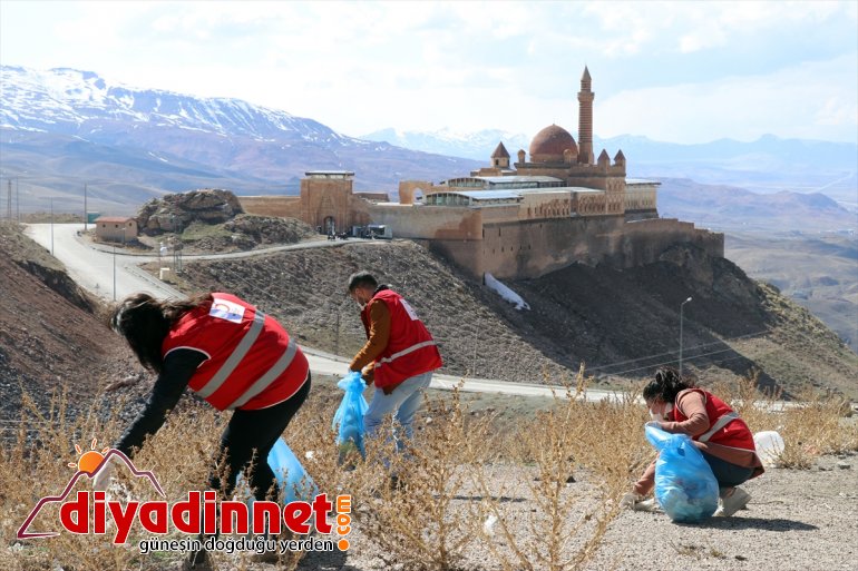 çöplerden tarihi arındırdı Paşa gönüllüleri, İshak Kızılay Sarayı Türk çevresini 13