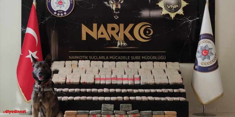 Van'da bir araçta 102 kilo 690 gram eroin ele geçirildi