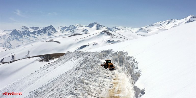 Van'da karla mücadele çalışmaları devam ediyor