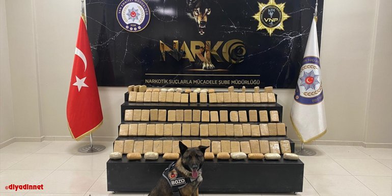 Van'da kamyonete gizlenmiş 51 kilo 561 gram eroin ele geçirildi