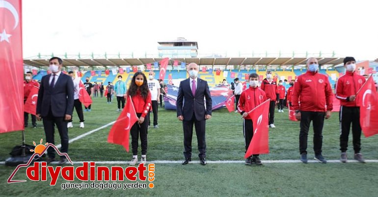 Ağrı da İstiklal Marşı Coşku ile okundu3