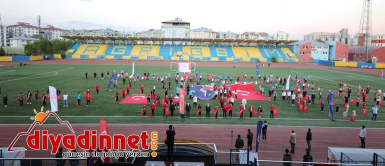 Ağrı da İstiklal Marşı Coşku ile okundu4