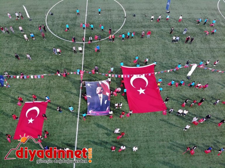 Ağrı da İstiklal Marşı Coşku ile okundu5