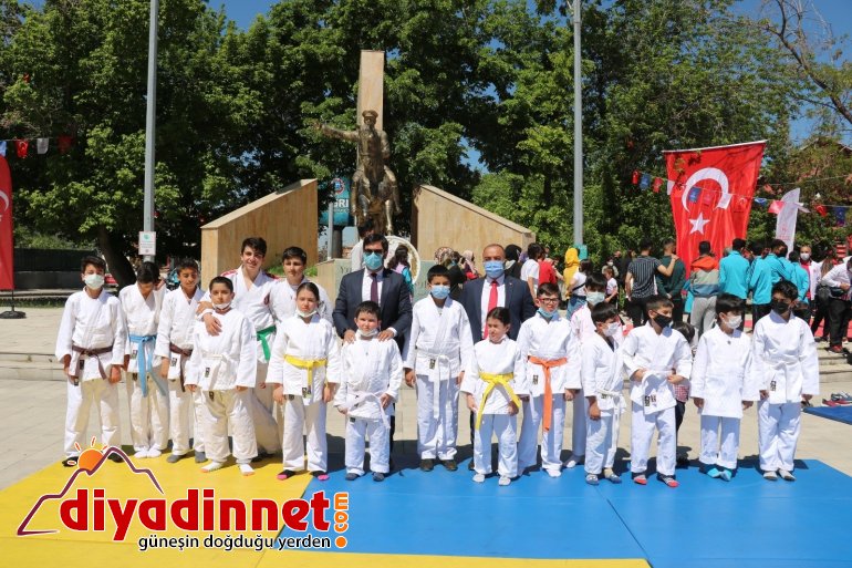 Ağrı da Mayıs Atatürk ü Anma Gençlik ve Spor Bayramı kutlandı2