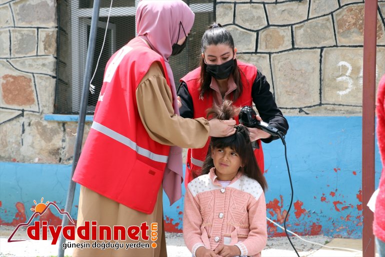 Kızılay yaşattı gönüllüleri kız çocuklarına bayram - AĞRI çifte kırsaldaki 14