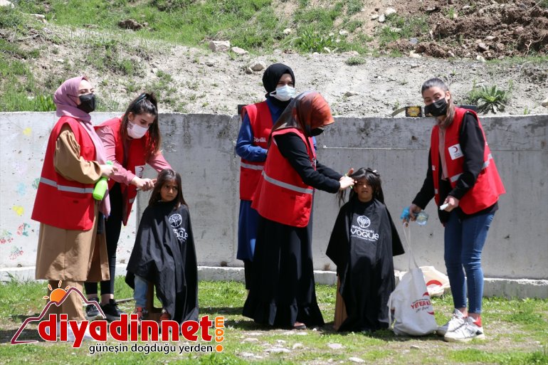 AĞRI - kırsaldaki çifte yaşattı kız çocuklarına gönüllüleri bayram Kızılay 16