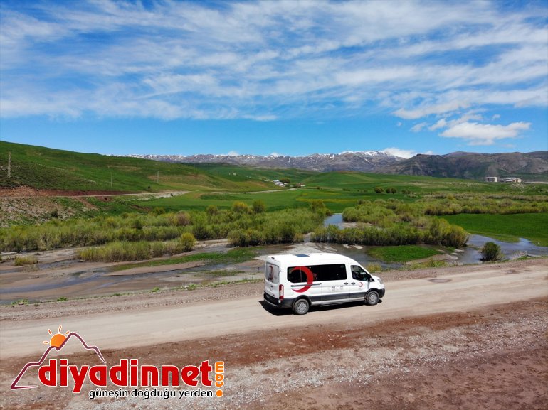 AĞRI kız çifte gönüllüleri - yaşattı çocuklarına bayram kırsaldaki Kızılay 4