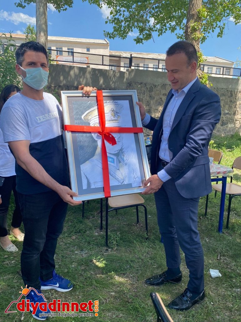 Ağrı Milli Eğitim Müdürü Tekin öğretmenlerin davetini kırmayarak sürpriz yaptı2