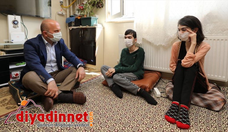 Ağrı Valisi Varol Engelliler Haftası'nda aileleri ziyaret etti