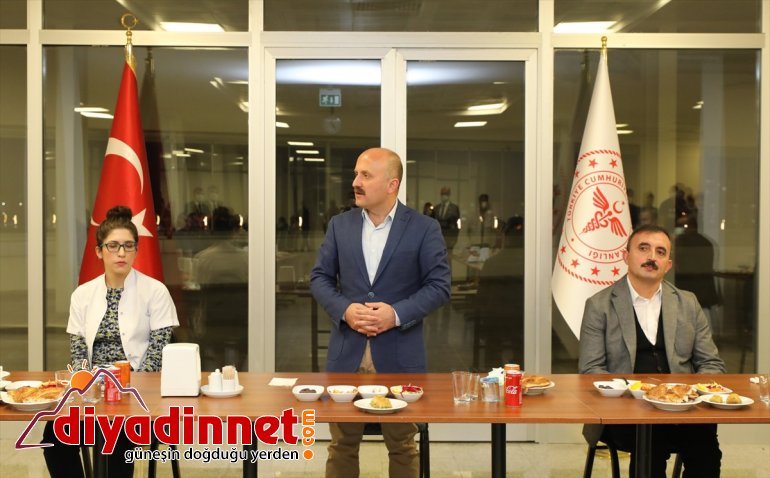 çalışanlarıyla Ağrı iftar sağlık Valisi yaptı Varol, 3
