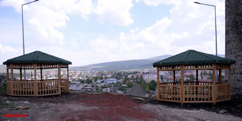 Serhat şehri Ardahan'ın turizme kazandırılan tarihi kalesi ziyaretçileri cezbedecek