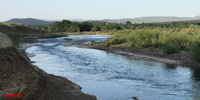 Bingöl'de dereye düşen çocuk boğuldu