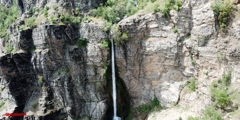 Bitlis'te 70 metreden akan Gümüşkanat Şelalesi keşfedilmeyi bekliyor