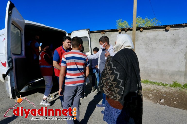 Çocukların bayram şekeri Kızılay dan3