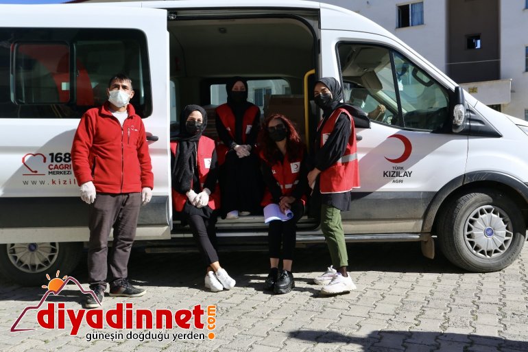 Çocukların bayram şekeri Kızılay dan6