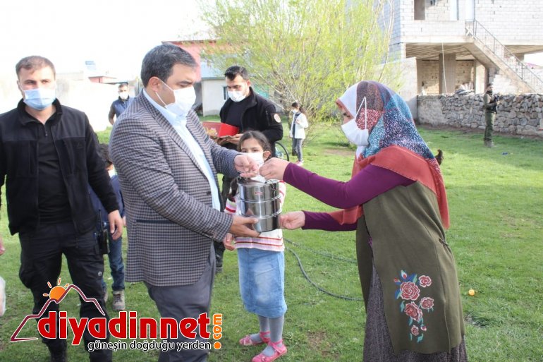 Diyadin de Çatkapı projesiyle iftar yemekleri vatandaşların evlerine ulaştırılıyor3