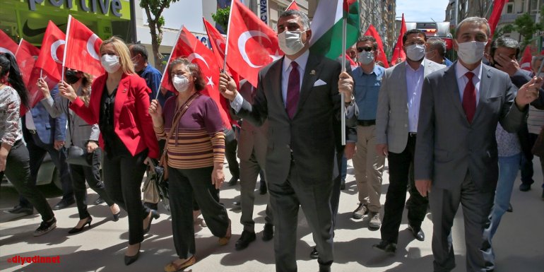 CHP Elazığ Milletvekili Erol, İsrail'in Filistinlilere yönelik saldırılarını protesto için yürüdü