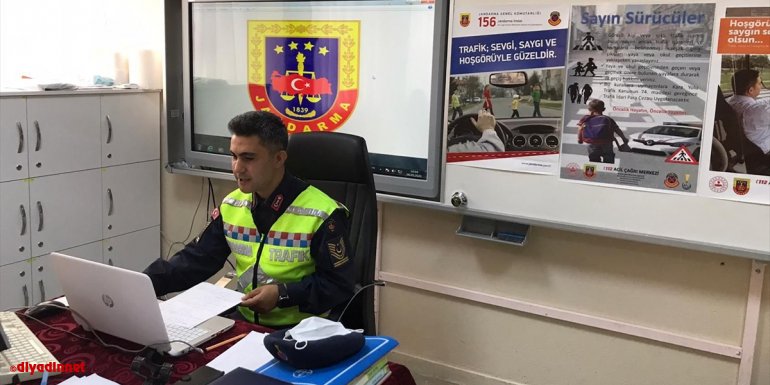 Elazığ'da jandarmadan öğrencilere trafik eğitimi