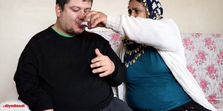 Elazığlı fedakar anne engelli çocuklarına devlet desteği ve sevgiyle bakıyor