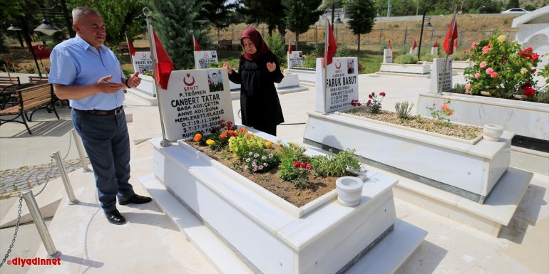 İdlib şehidinin ailesi hüznü ve gururu bir arada yaşıyor