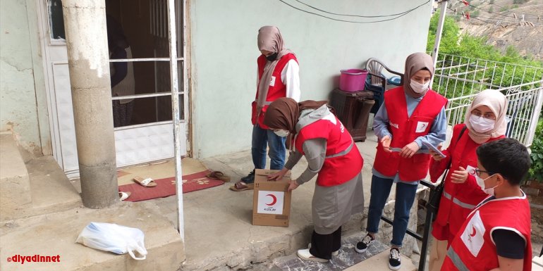 Türk Kızılay, Keban'da ailelere gıda yardımı yaptı