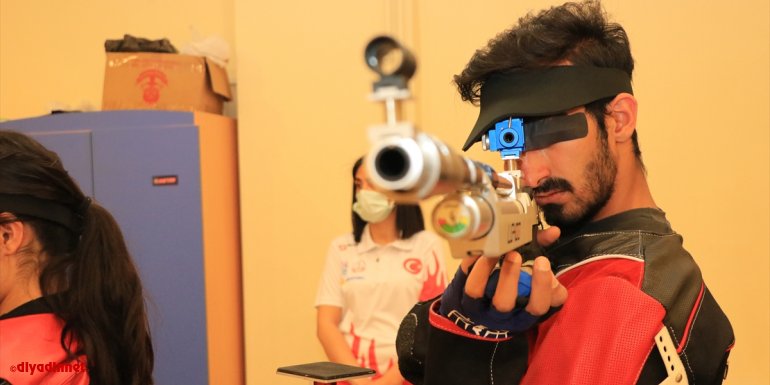 ERZİNCAN - 7 kez Türkiye rekoru kıran atıcılık sporcuları hedef büyüttü1