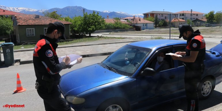 Erzincan'da 'tam kapanma' tedbirlerine uymayan 66 kişiye para cezası