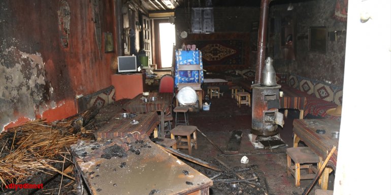 Erzurum'da kundaklandığı iddia edilen çay ocağındaki yangın söndürüldü