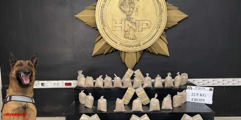 Hakkari'de toprağa gömülü 22 kilo 900 gram eroin ele geçirildi