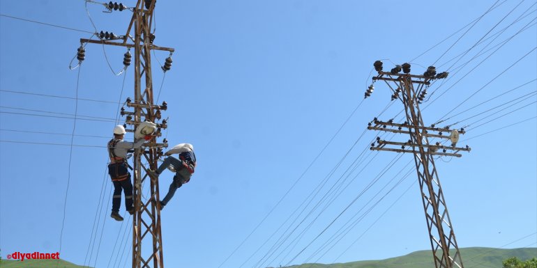 HAKKARİ - Esendere beldesinin elektrik sorunu çözüme kavuşuyor1