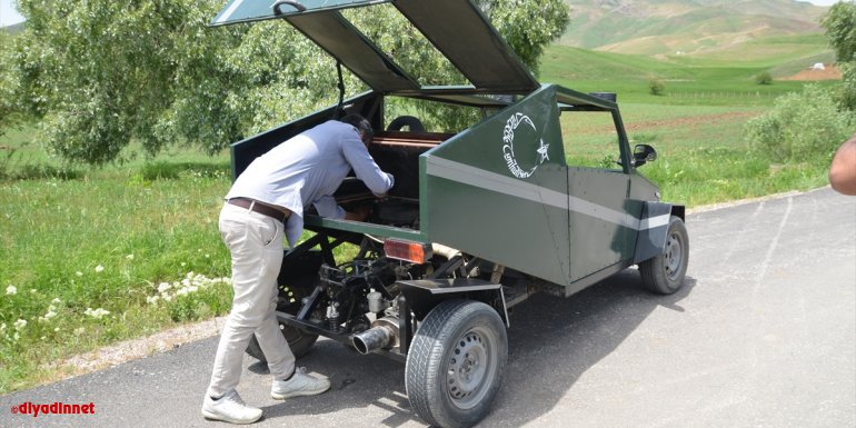 HAKKARİ - Hurda malzemeden benzinli araç yaptı1