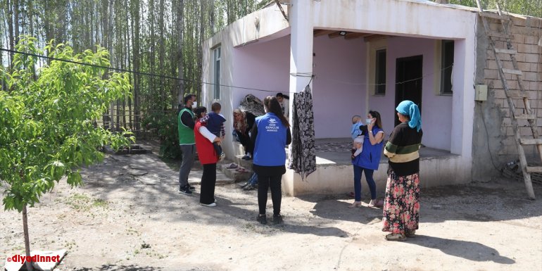 Iğdır'da gönüllü gençler yetim kardeşlerine sahip çıkıyor