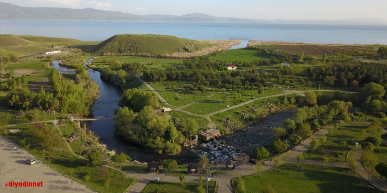 İnci kefali göçünü izlemek için motosikletleriyle kilometrelerce yol katettiler