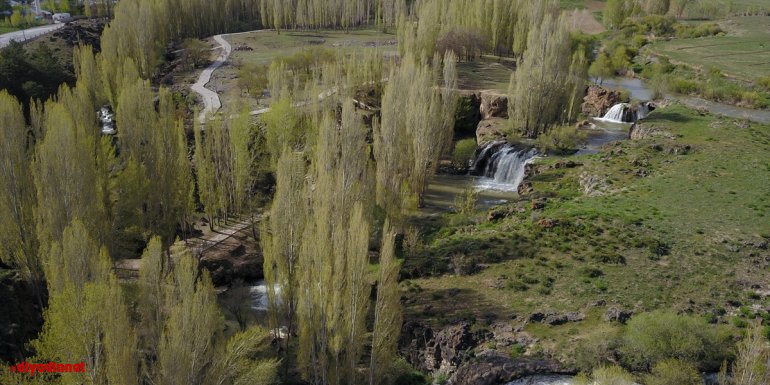 Muradiye Şelalesi'nde Kovid-19 sessizliği