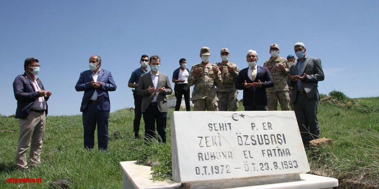 Malazgirt Kaymakamı Demirer şehit ailelerini ziyaret etti