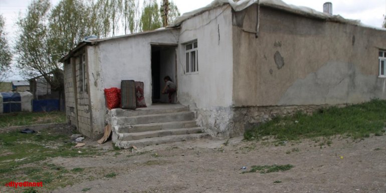 Malazgirt'te ihtiyaç sahibi aileye Kaymakamlık ve hayırseverler sahip çıktı