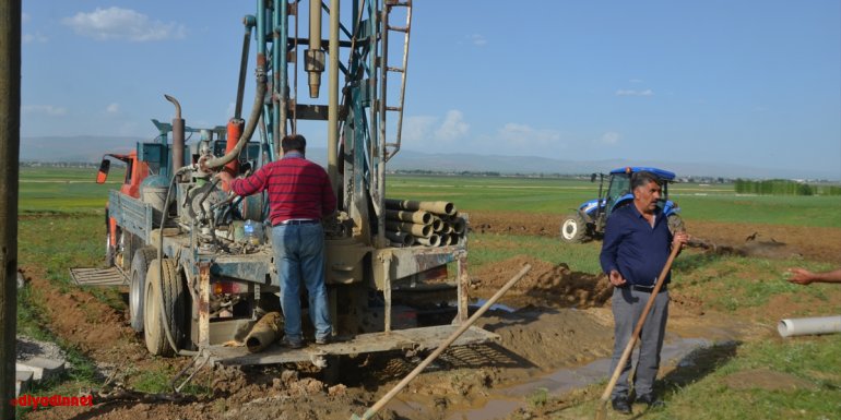 Muşlu çiftçiler tarlalarını sulamak için sondaj çalışması başlattı