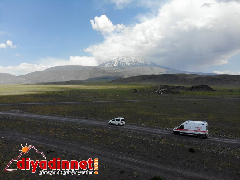 Sağlık ekipleri kırsaldaki engelli vatandaşları aşılamak için yoğun çaba harcıyor