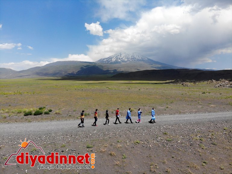 Sağlık kırsaldaki engelli harcıyor ekipleri aşılamak yoğun için vatandaşları çaba 24