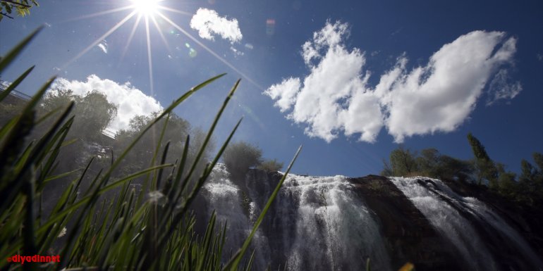 "Sakin kent" Uzundere, Kovid-19 salgınından bunalanlara adeta nefes aldırıyor
