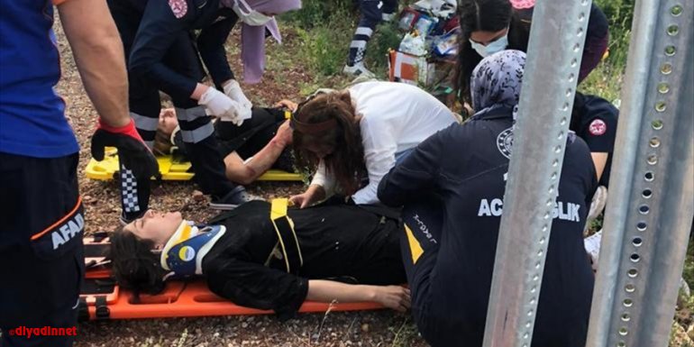 Tunceli'de taksiyle çarpışan otomobil şarampole devrildi: 6 yaralı