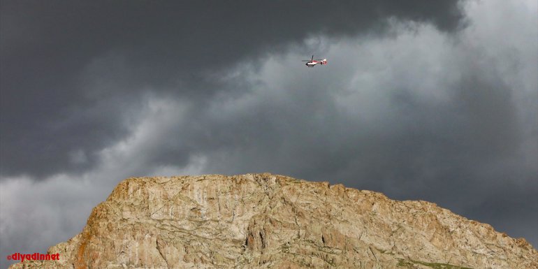 Van'da kayalıklardan düşerek yaralanan kişi ambulans helikopterle hastaneye kaldırıldı