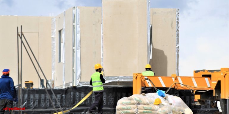 Van'daki depremzedeler sonbaharda kalıcı konutlarına kavuşacak