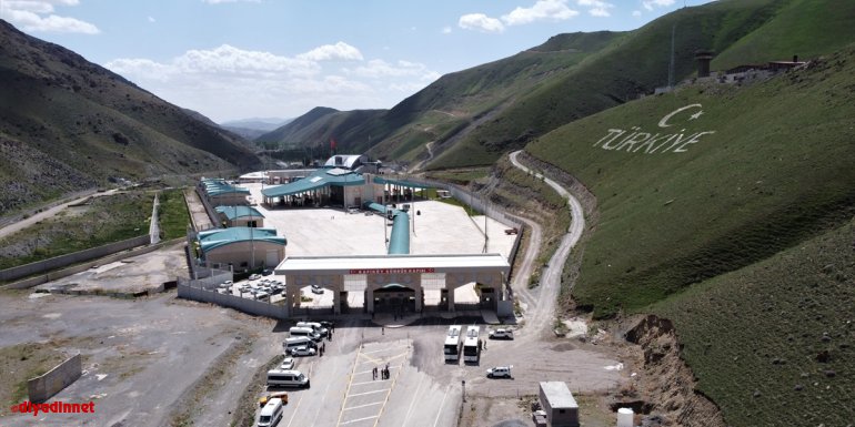 Van'daki Kapıköy Gümrük Kapısı'ndan geçişler başladı