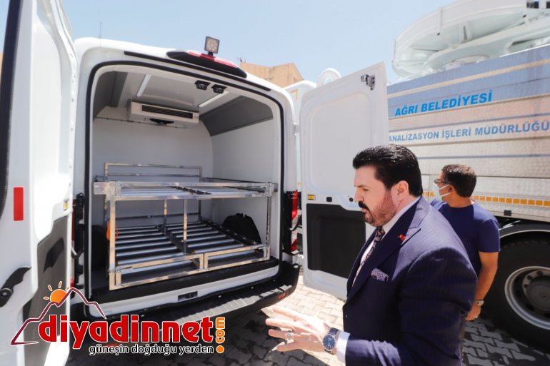 Ağrı Belediyesi filosuna Cenaze Nakil ve Kanal Açma aracı ekledi4