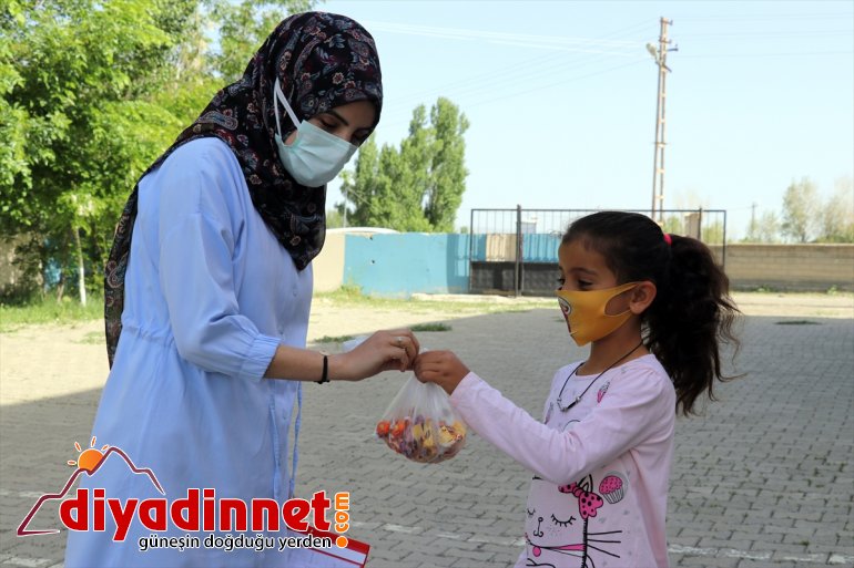 Ağrı da kademeli normalleşme kapsamında işletmeler müşteri kabul etmeye başladı2