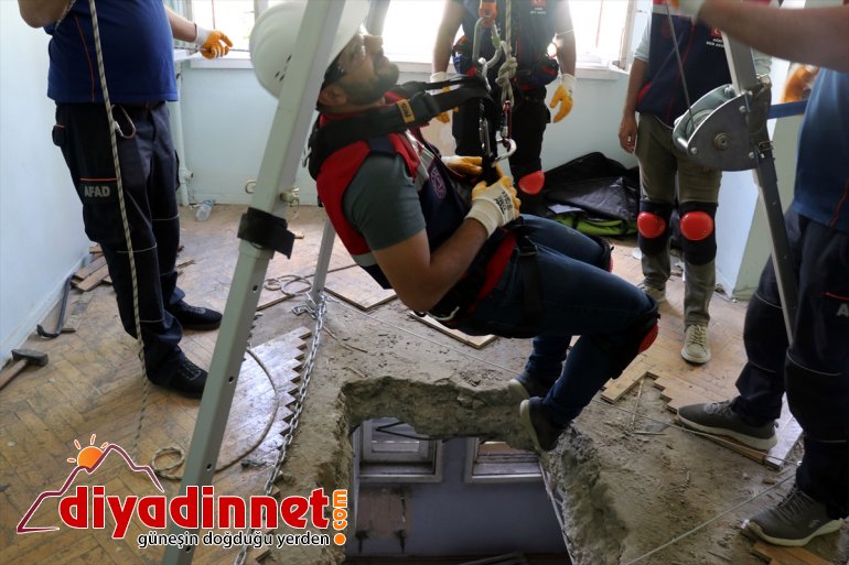 ve - tatbikatı Gönüllü arama AĞRI yaptı kurtarma öğretmenler 15